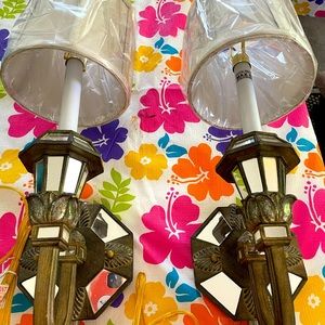 2 mirrored wall sconces